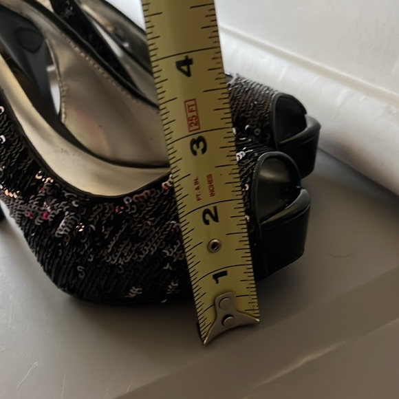 ⭐️ Bogo ⭐️ Guess Sz 6.5 sequins platform high heels shoes - Picture 9 of 15